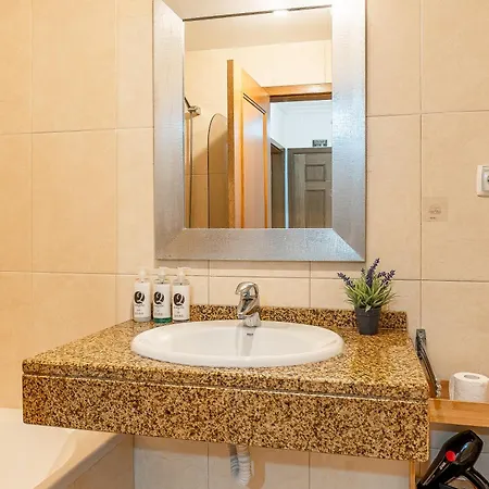 Amethyst Scape Madeira By Grm Caniço