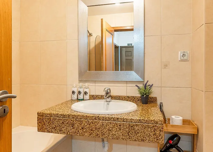 Amethyst Scape Madeira By Grm Canico (Madeira)